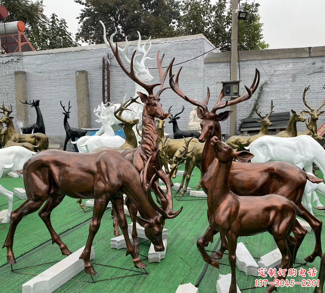 兰州玻璃钢仿铜群鹿雕塑——精美动物雕塑装点公园