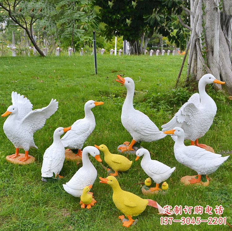 兰州玻璃钢仿真动物雕塑——漫步田园风情