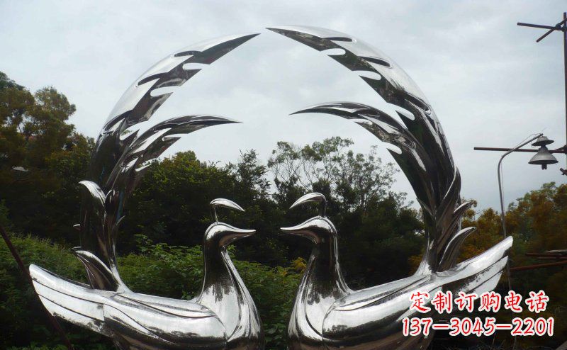 兰州不锈钢制作的孔雀雕塑