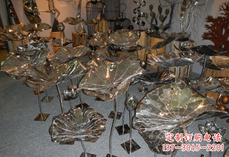 兰州不锈钢公园锻造荷花荷叶雕塑