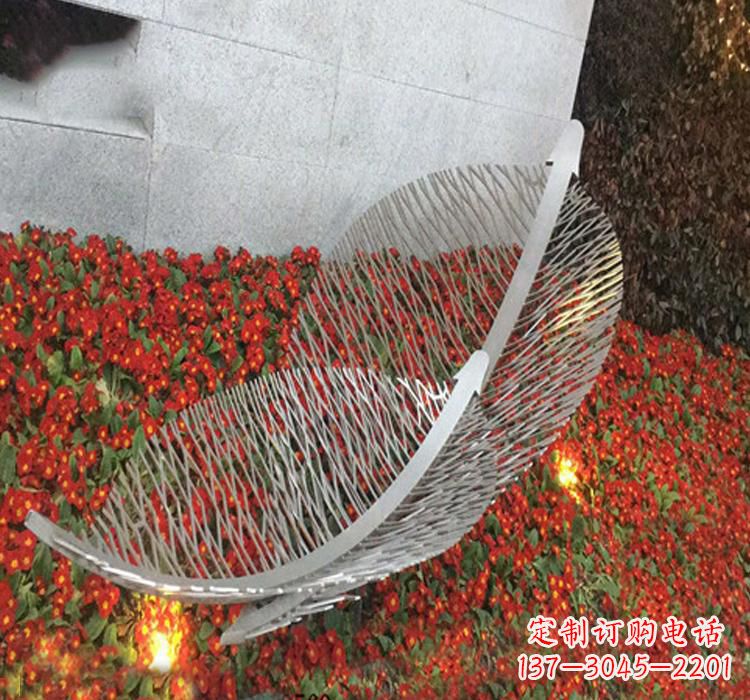 兰州不锈钢公园镂空树叶雕塑