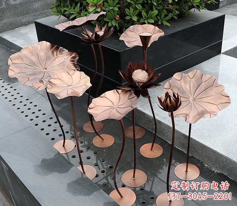 兰州不锈钢古铜色荷花雕塑传承传统文化的精美艺术品