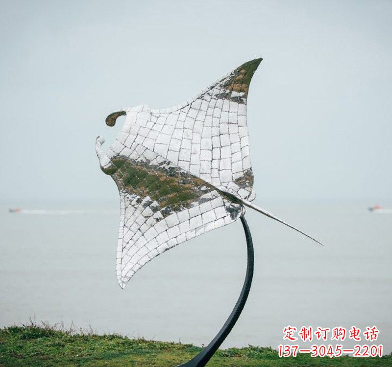 兰州不锈钢海洋动物蝠鲼雕塑艺术与环保的完美结合