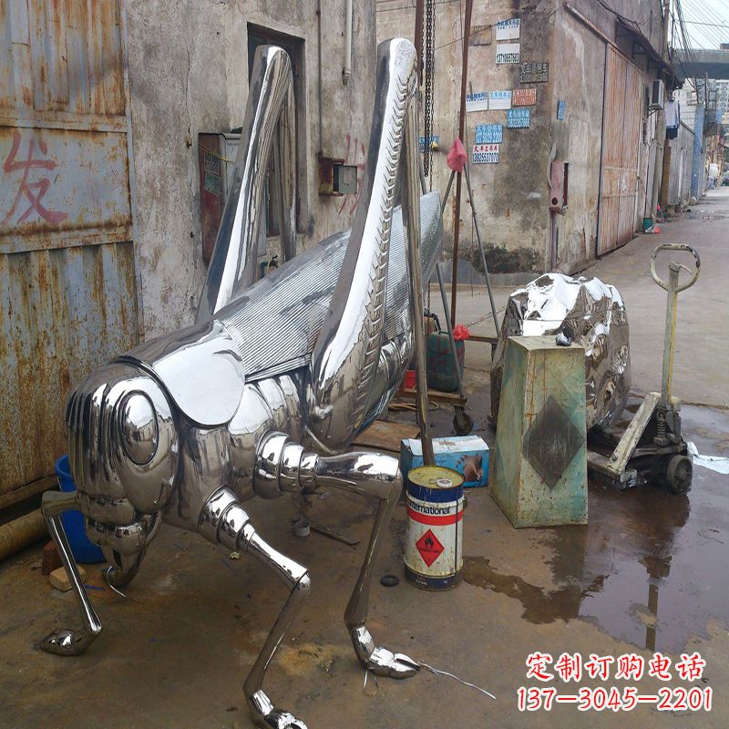 兰州不锈钢蝗虫雕塑营造美好的自然环境