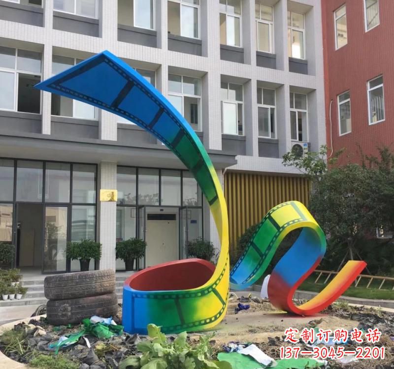 兰州不锈钢烤漆艺术胶卷雕塑