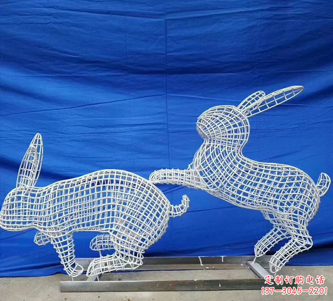 兰州不锈钢镂空兔子精美雕塑展现可爱
