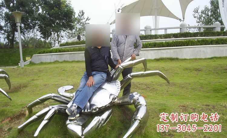 兰州不锈钢螃蟹雕塑艺术美化公园环境