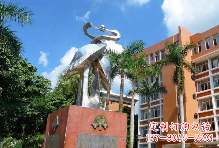 兰州不锈钢仙鹤雕塑美丽而神秘