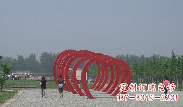 兰州不锈钢心形拱门雕塑美丽而神圣