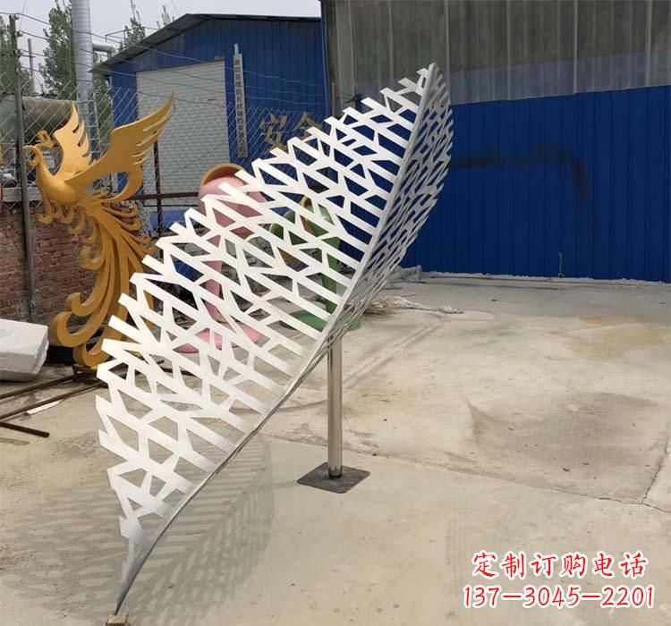 兰州不锈钢园林树叶雕塑