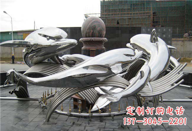 兰州城市中的海豚雕塑