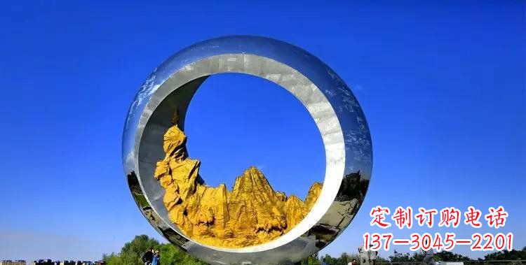 兰州月亮雕塑——城市的美丽装饰