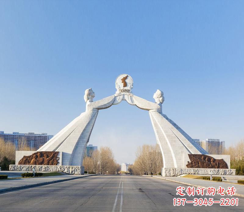 兰州城市街道的拱门雕塑——让城市更加精彩