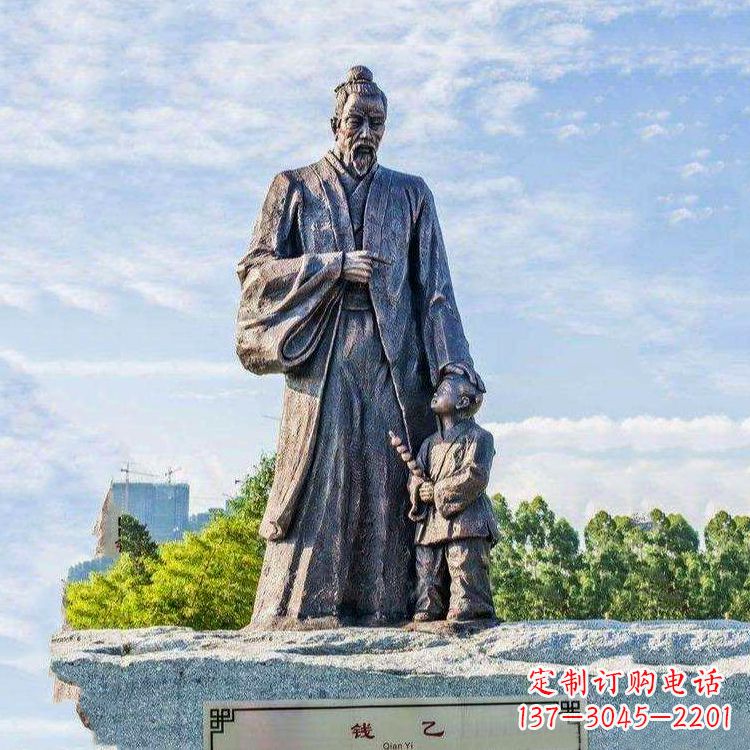 兰州纯铜钱乙雕像传承历史的象征
