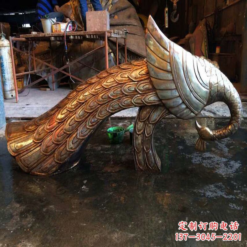 兰州铸造精美孔雀雕塑
