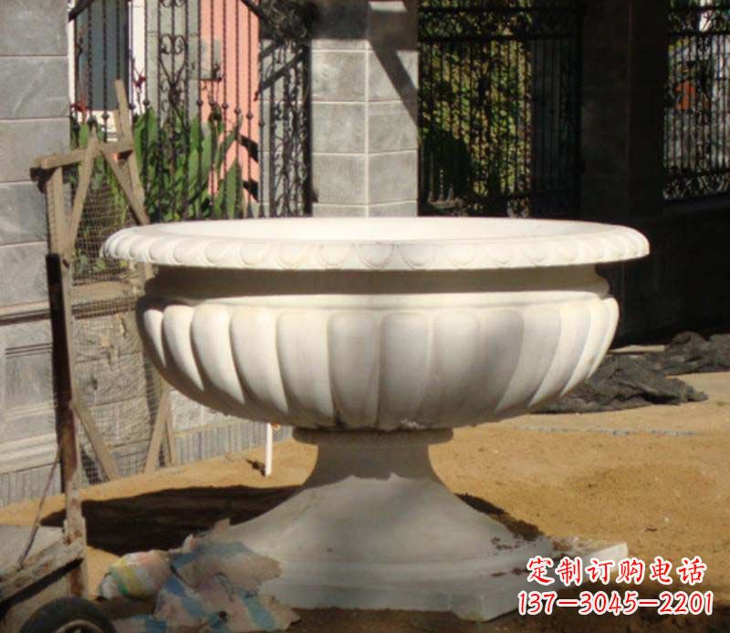 兰州精美大理石花盆雕塑