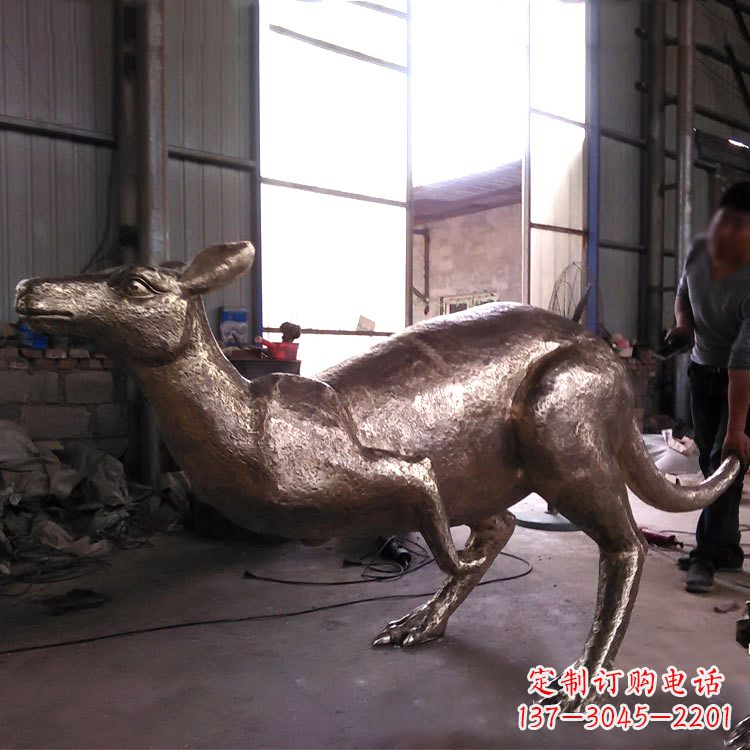 兰州袋鼠纯铜雕塑