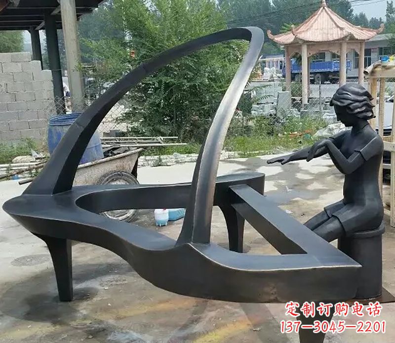 兰州钢琴抽象铜雕