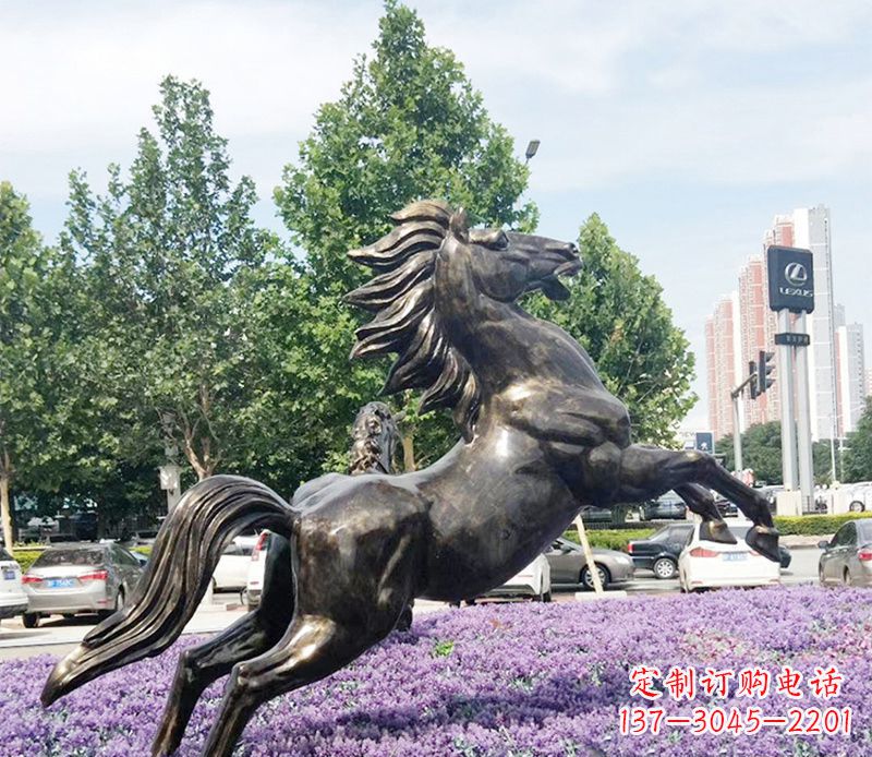 兰州公园奔马铜雕