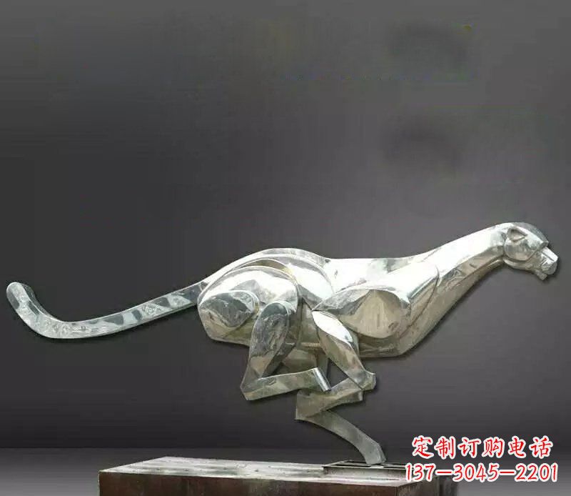 兰州公园不锈钢奔跑的豹子动物雕塑