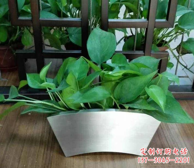 兰州高质量不锈钢花盆雕塑,享受自然完美烘托