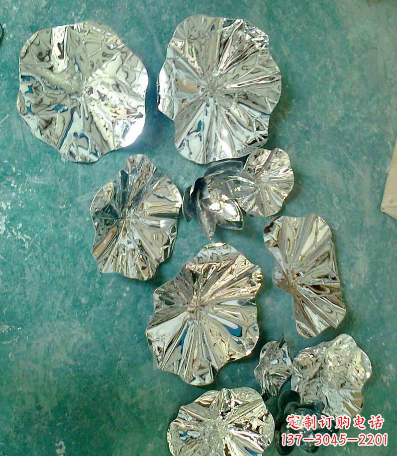 兰州精致锻铜荷叶造型雕塑