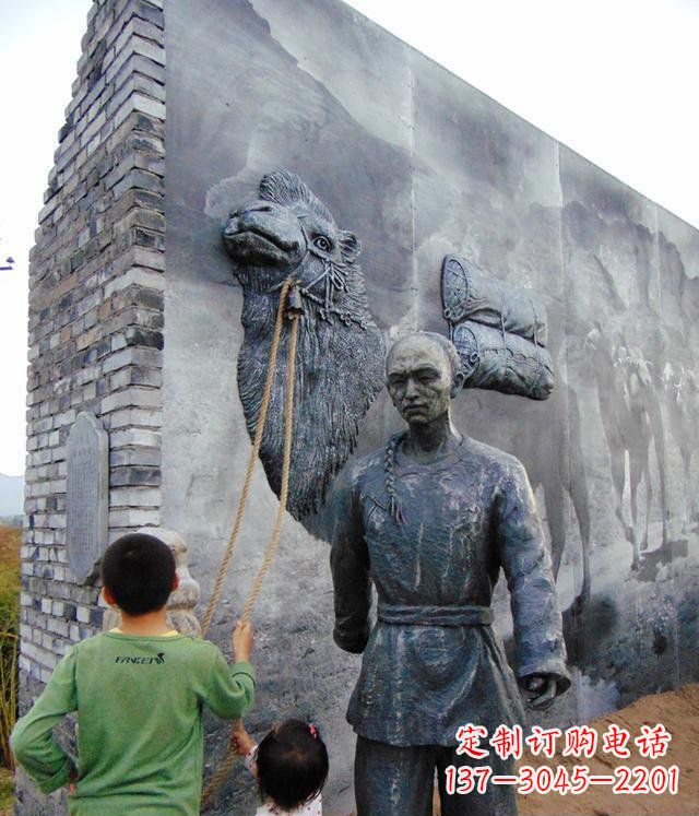 兰州公园清朝人物和骆驼景观铜雕