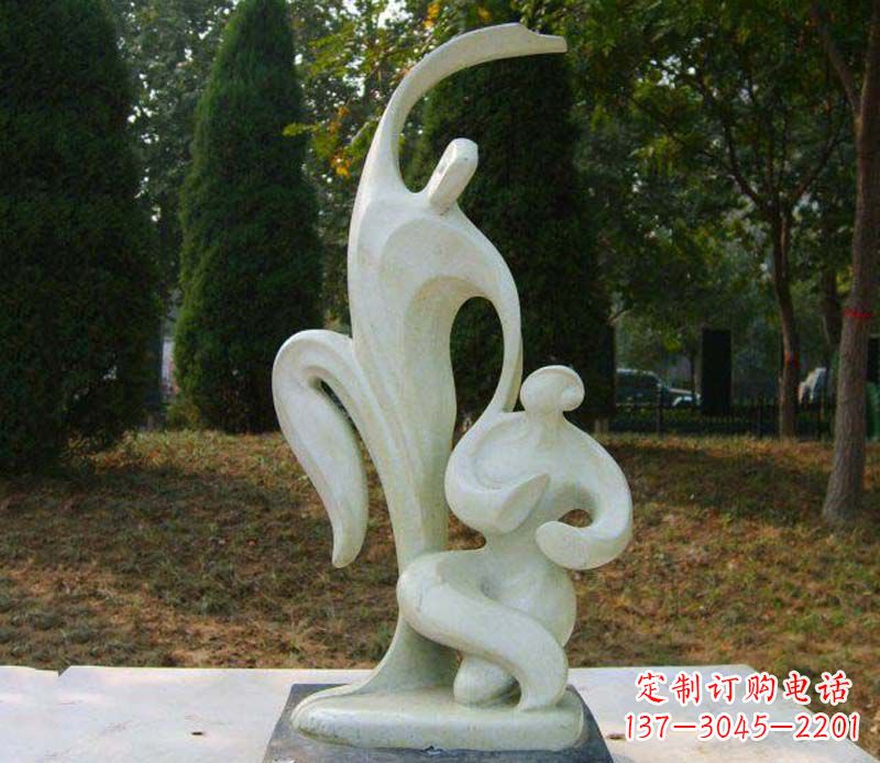 兰州公园情侣抽象人物雕塑