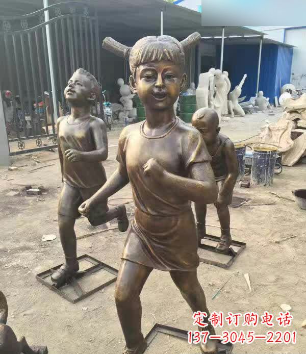兰州铜雕童年小狗陪伴儿童奔跑的时光