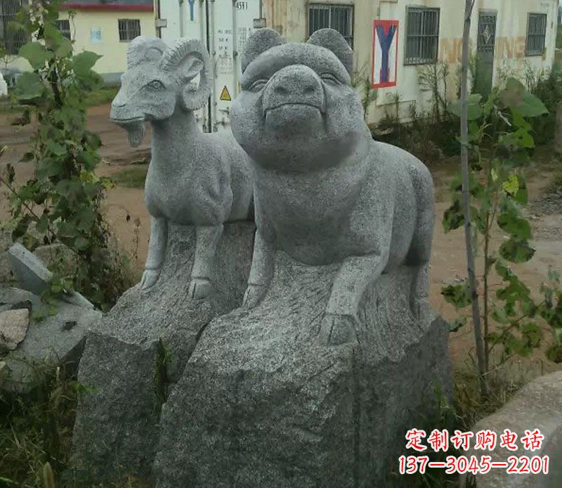 兰州公园十二生肖动物猪石雕