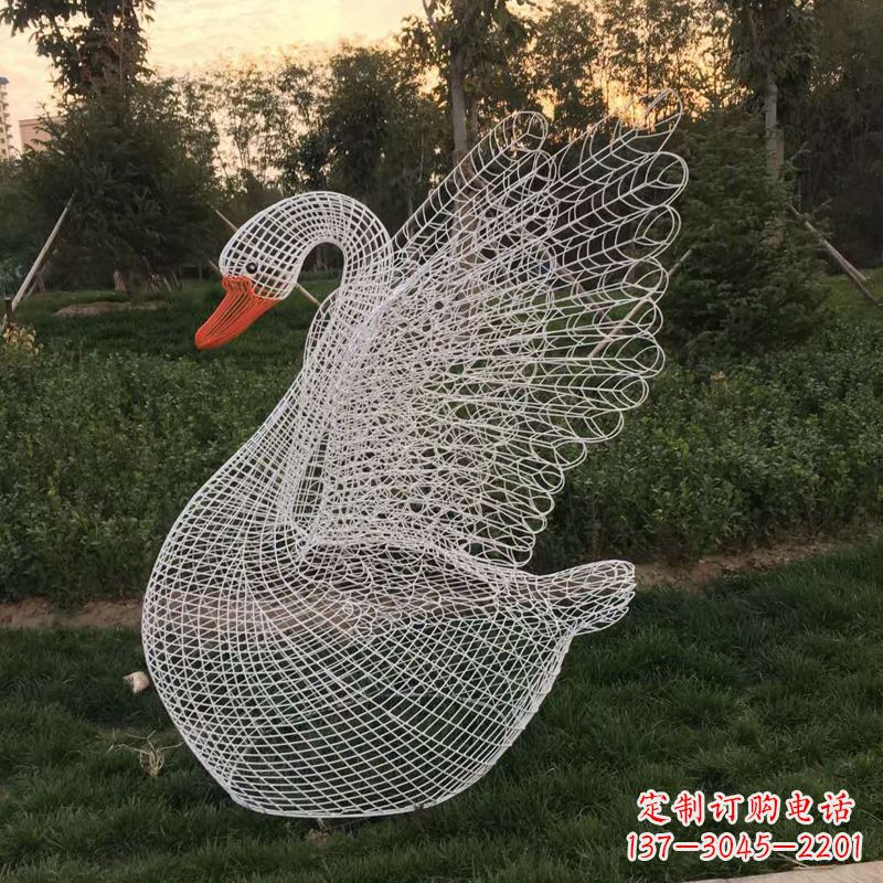 兰州公园园林草坪动物雕塑之网格天鹅铁艺雕塑