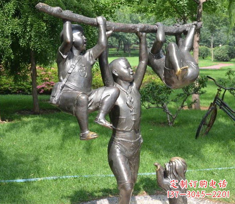 兰州捉着树枝玩耍的小孩铜雕