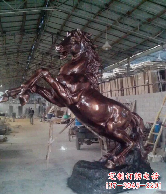 兰州广场奔马铜雕