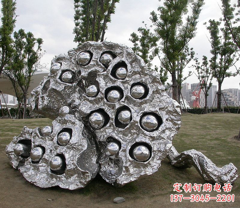 兰州中领雕塑出品：高端不锈钢莲蓬雕塑