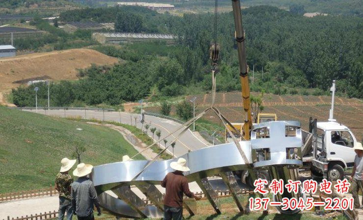 兰州中领雕塑：高质量不锈钢竖琴雕塑