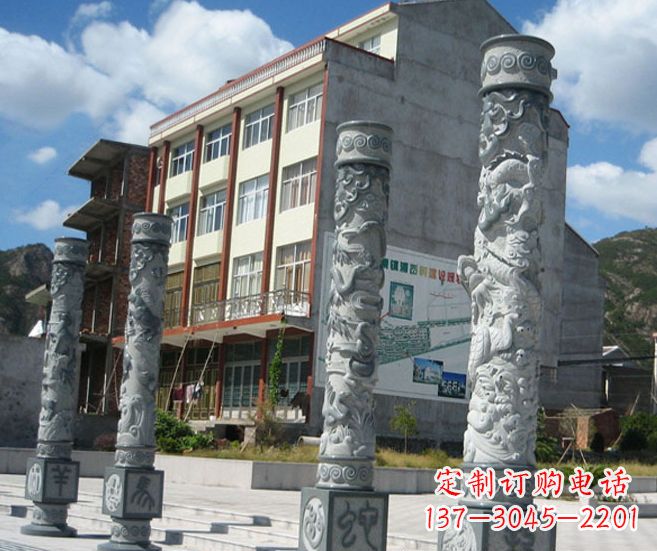 兰州以龙柱为原型的十二生肖石雕