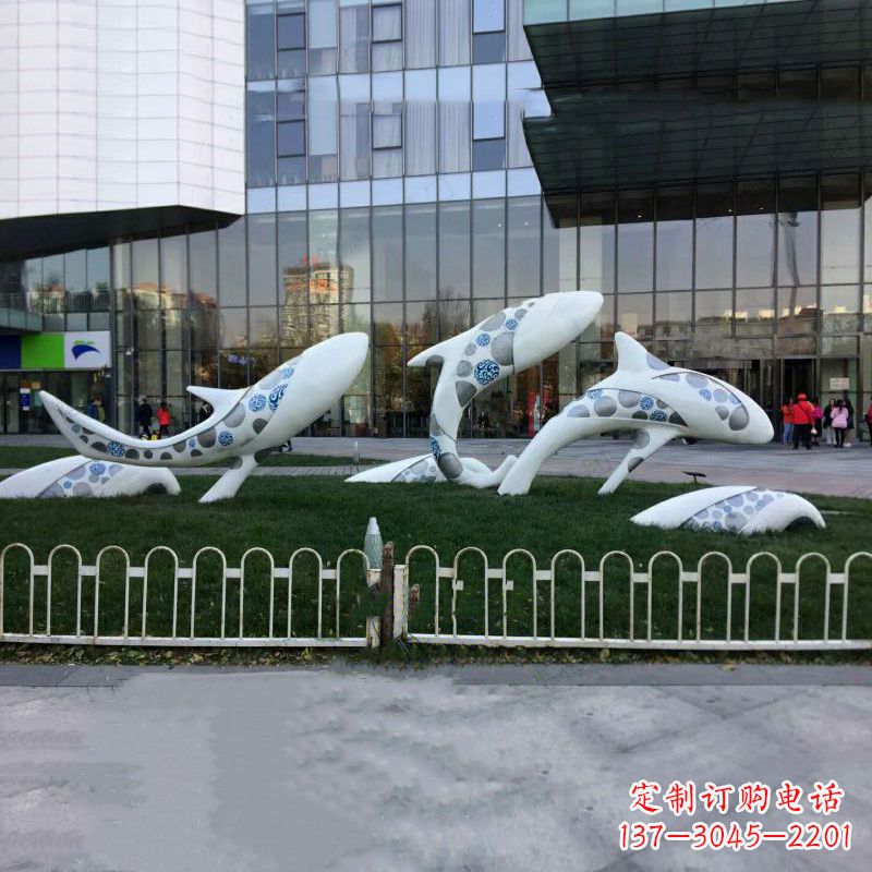兰州城市绿地观赏海豚雕塑