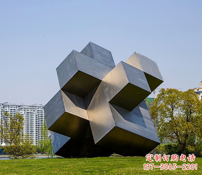 兰州童年回忆，用魔方不锈钢雕塑激发梦想