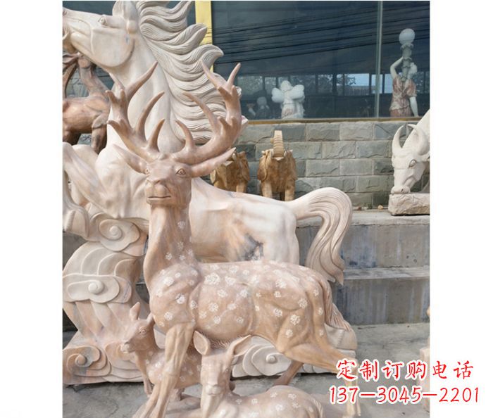 兰州展现自然风采的梅花鹿石雕