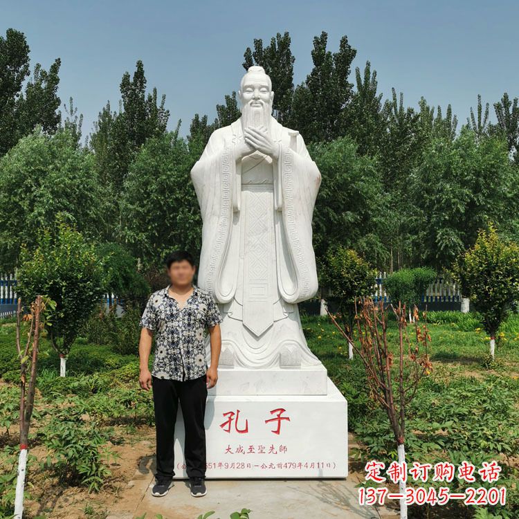兰州寺庙孔子雕像