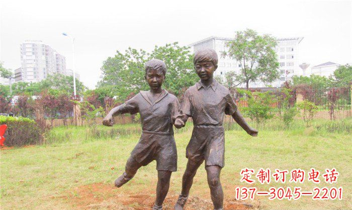 兰州踢足球公园人物铜雕 (2)