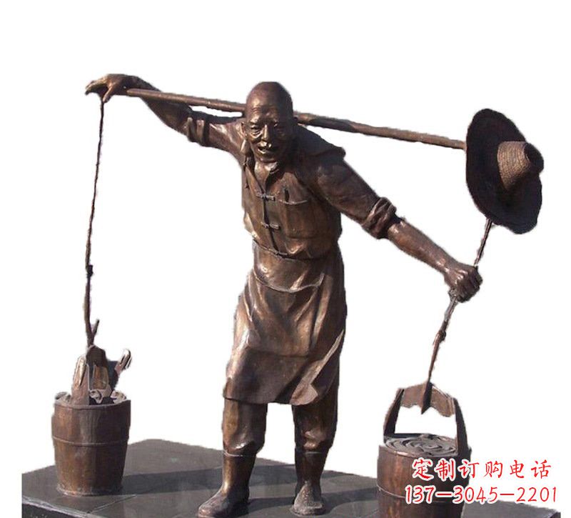 兰州挑扁担的老人铜雕