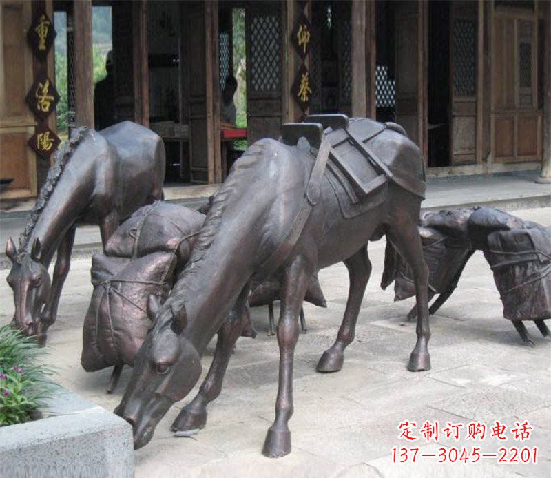 兰州拖行李的马动物铜雕