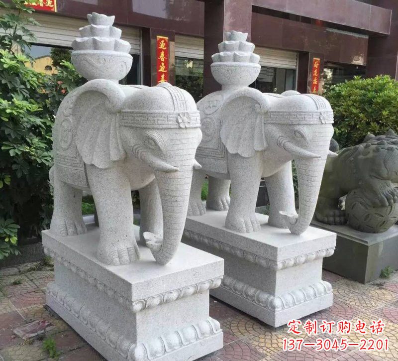 兰州驮元宝的大象石雕