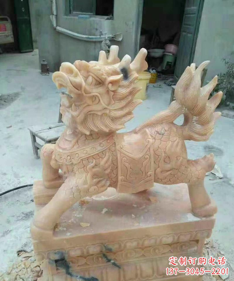 兰州晚霞红麒麟雕塑112