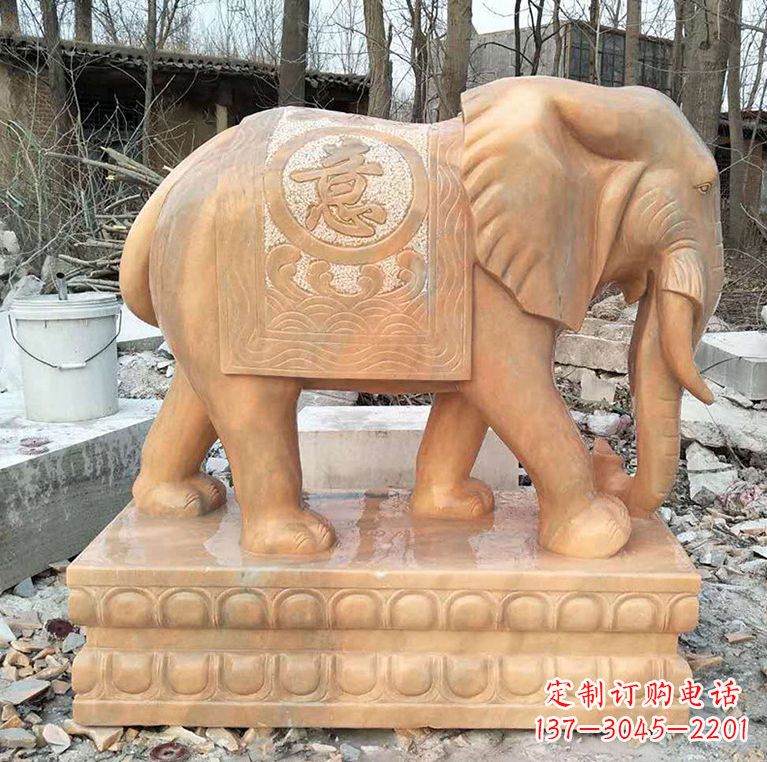 兰州晚霞红石材大象雕塑
