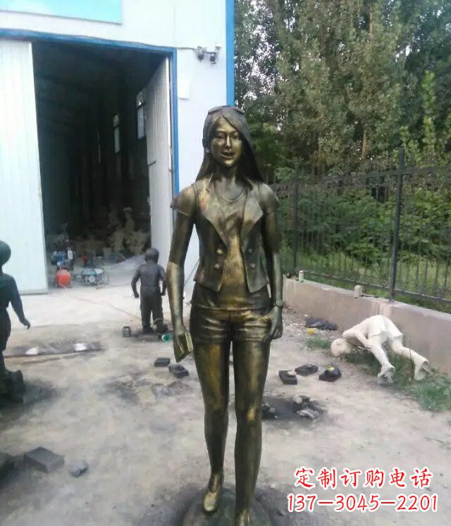 兰州现代美女广场人物铜雕