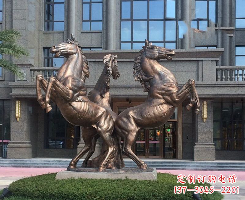 兰州小区立马铜雕