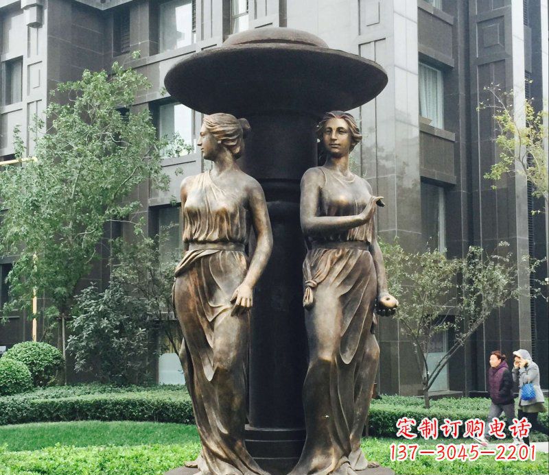 兰州小区西方女人人物铜雕