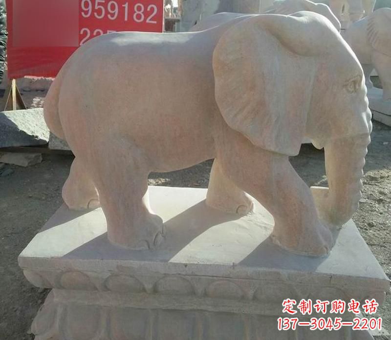 兰州园林晚霞红大象雕塑